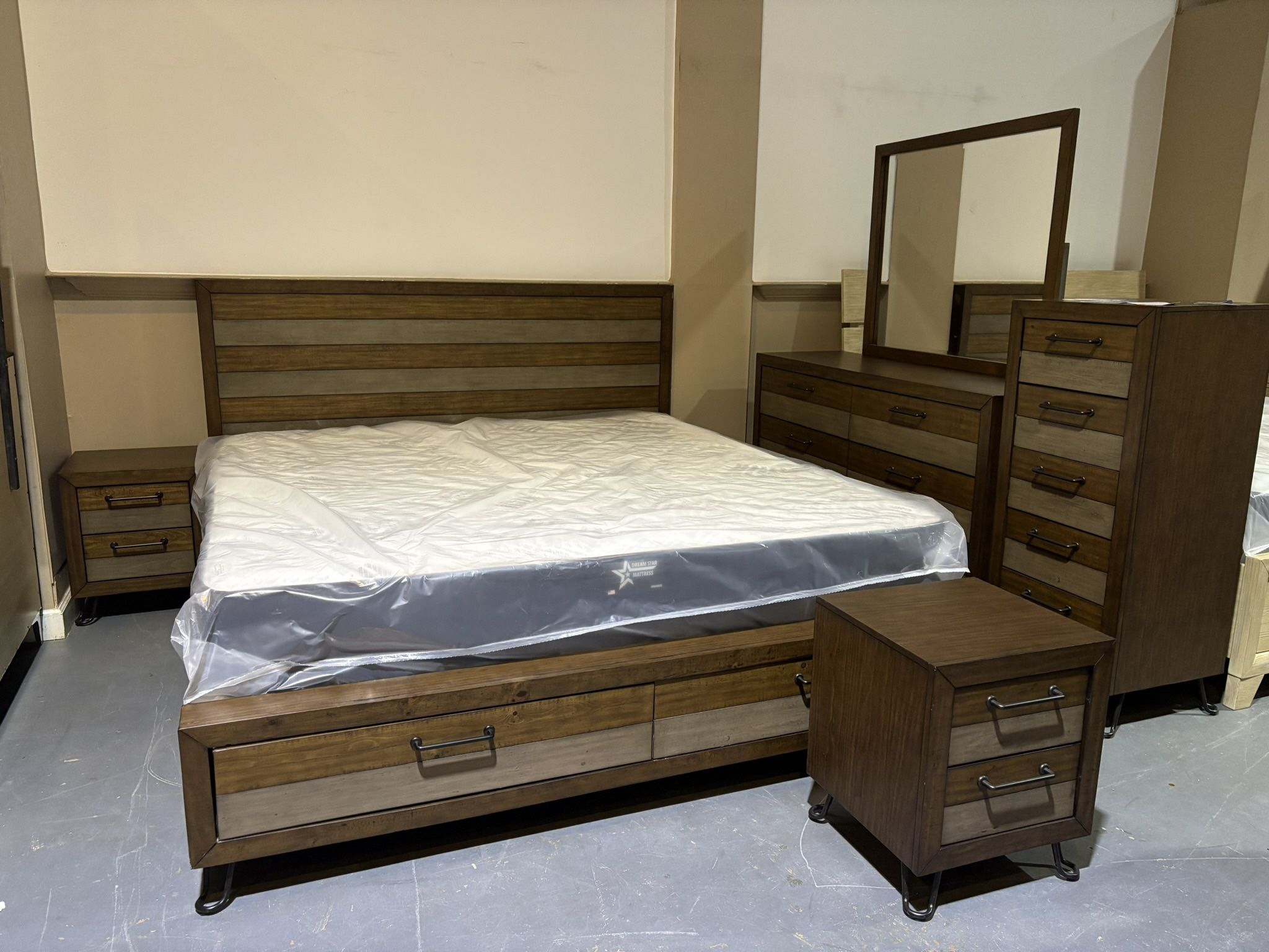 New King Platform Bedroom & Mattress Set
