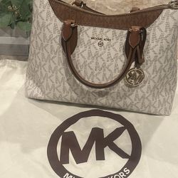 MICHAEL KORS HAND BAG