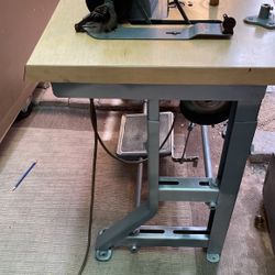 SINGER Maquina Industrial  Para Tapiceros  Profesional  Cose Material Grueso Y Delgado 
