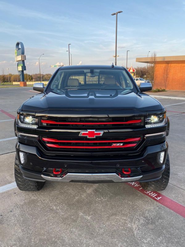 2018 Chevrolet Silverado z71 LTZ Package V8 5.3 Sunroof 7,900 Miles for
