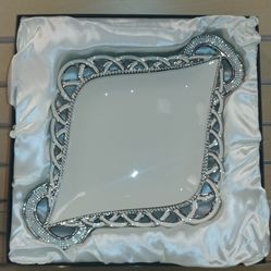 Porcelain _ Vase / Dishware / Platter / Plate - $34.99 ( NEW ) white & silver