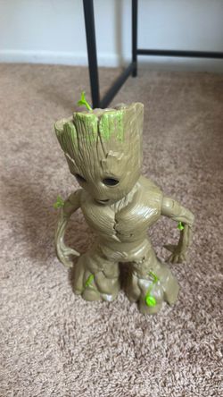Marvel/Hasbro Groot Figure