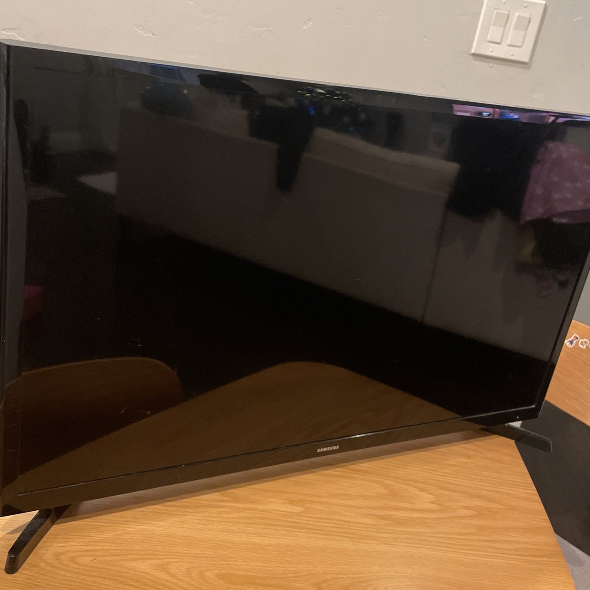 Samsung Tv NO POWER CORD OR REMOTE