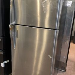 Frigidaire Top Freezer Appliance E31
