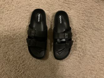 ROCKIN BLACK SANDALS - BRAND NEW