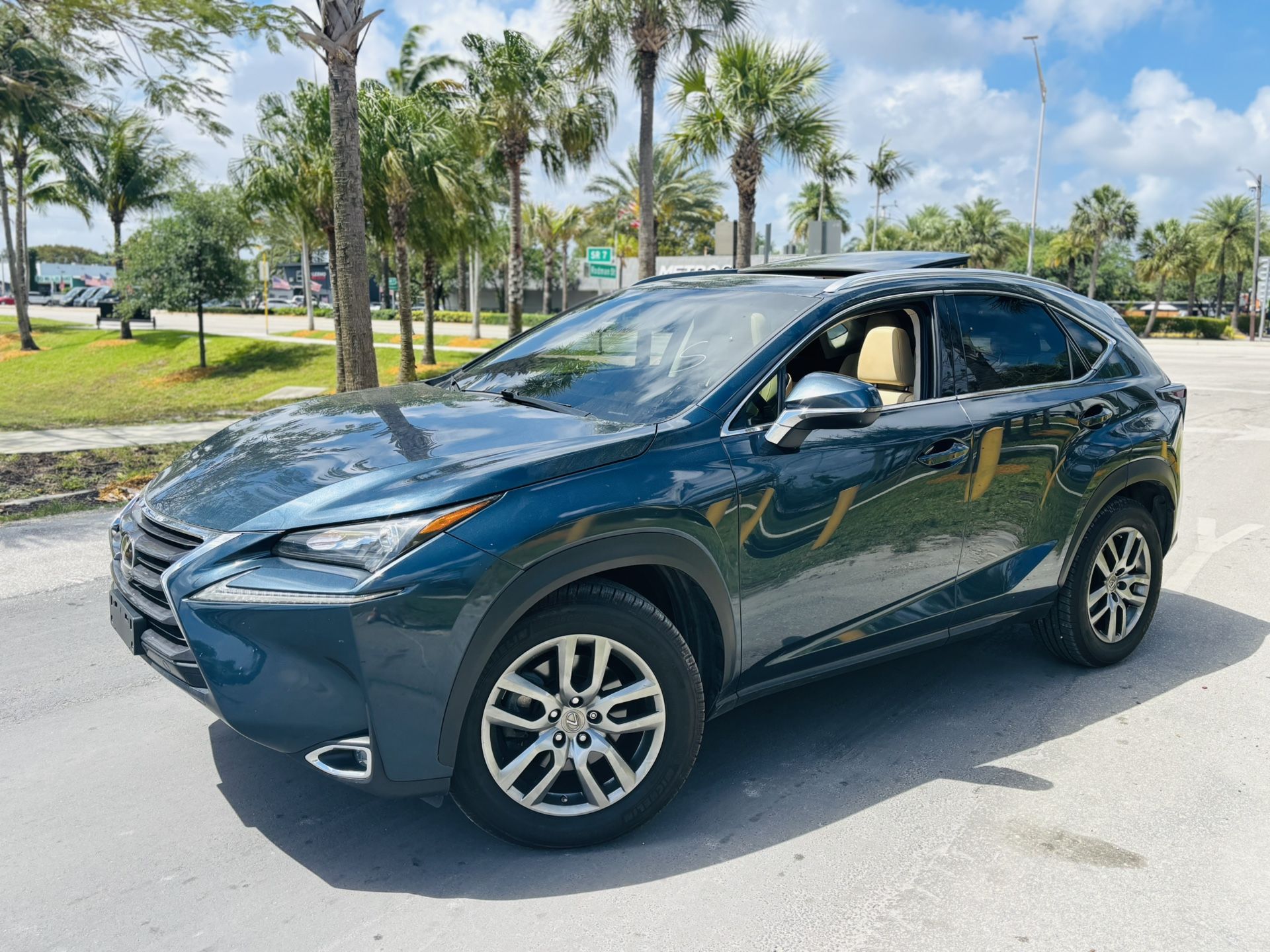 2017 LEXUS NX200t