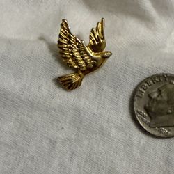 Vintage Collectible Pin: Beautiful Flying Bird Gold Tone