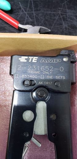 TE amp wire striper