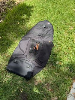 Full size golf bag travel case carrying case with wheels. For airplane flying