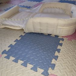 Portable Baby Changing Station/sleeper