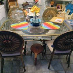 Dining Room Table And 4 Chairs 