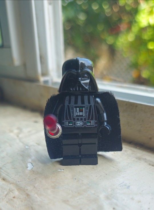 LEGO Star Wars Minifigure - Darth Vader with White Pupils (Death Star - Millennium Falcon 2010 Redesign)