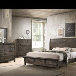 *Bedroom Special*---Peter Bold Queen Bedroom Sets---Starting At $799---Delivery And Financing Available🙌