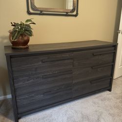 Bedroom Dresser / Storage - Great Condition