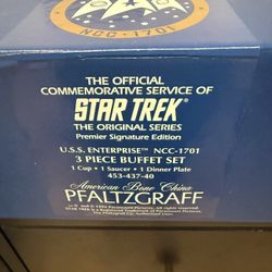 Star Trek USS Enterprise Dinner Plate Set 