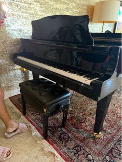 Young Chang GS-150 Baby Grand Piano (5'0") – Polished Ebony