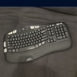 Logitech MK550 Wireless Wave K350 Keyboard