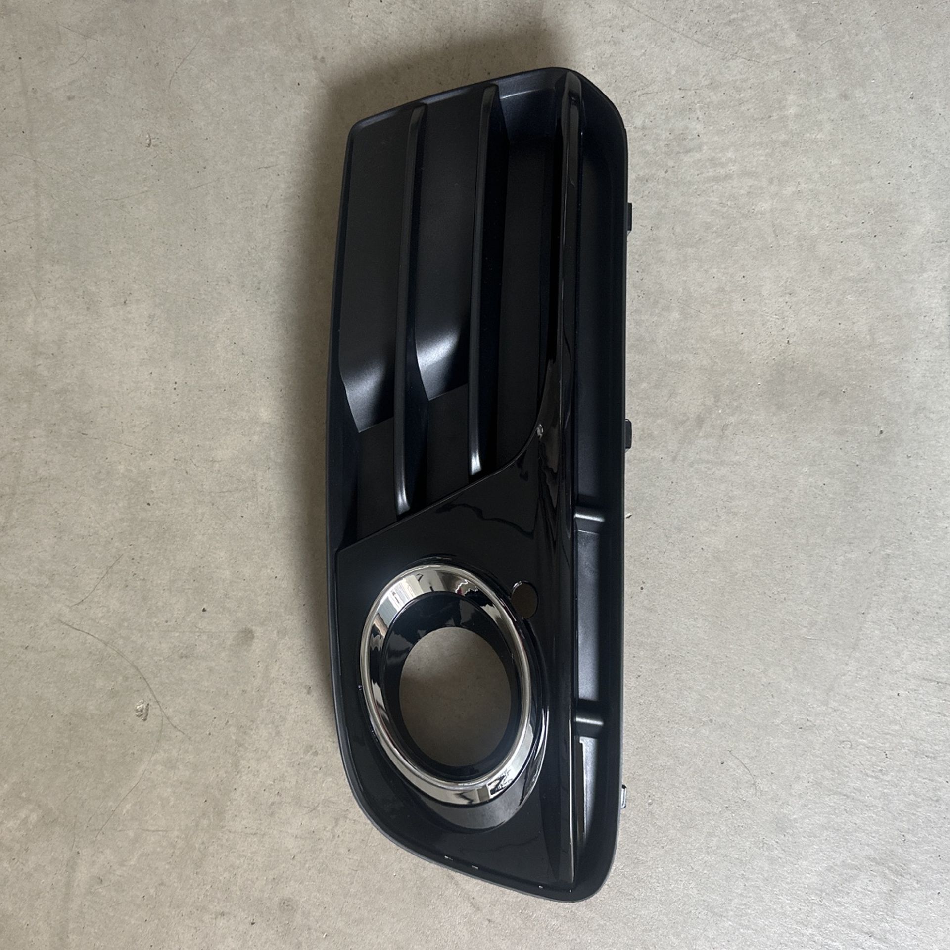 Audi Q5 Right Side Fog Lamp Cover
