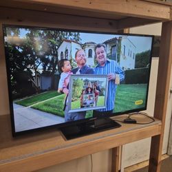 Element 43" 1080p TV With Remote ELEFT436