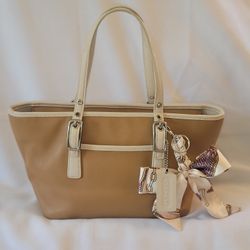 Vintage Coach Legacy West Great Condition