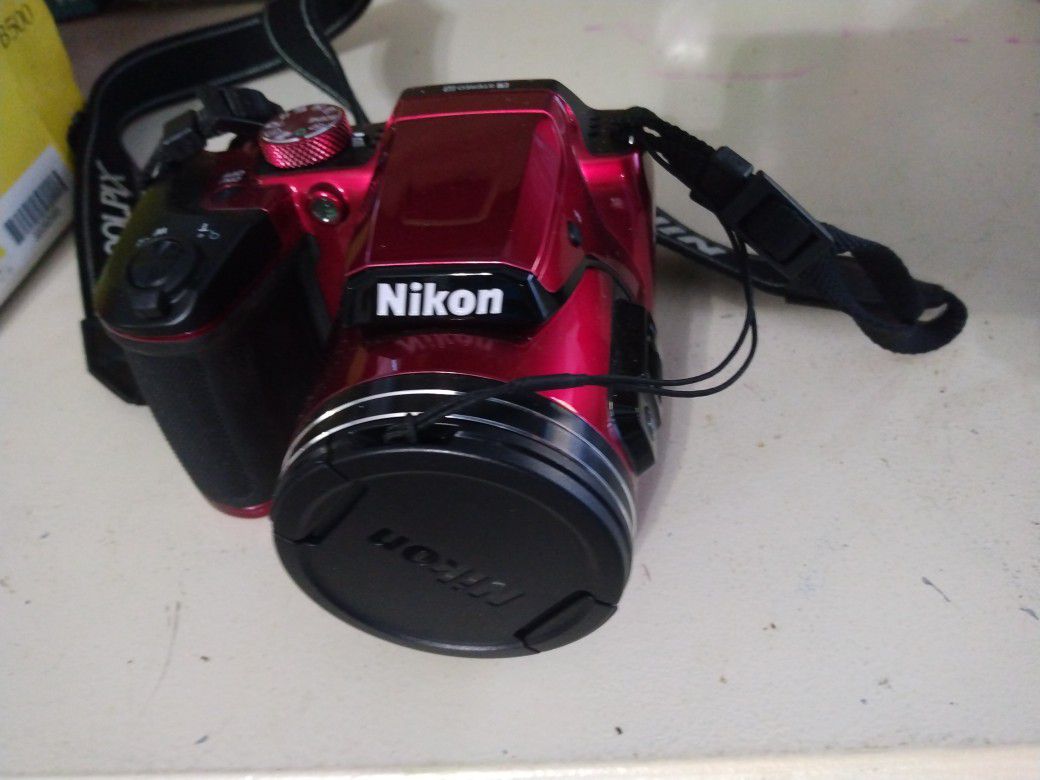 Nikon CoolPix B500 Red 