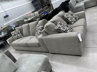 Gray Fabric Sectional Sofa with Accent Pillows
