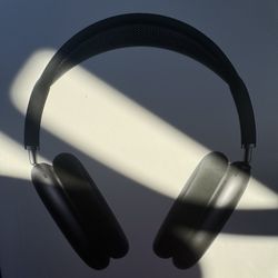 Space Grey  Air Pod  MAX