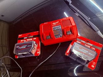Milwaukee m18 12.ah dual fast charger