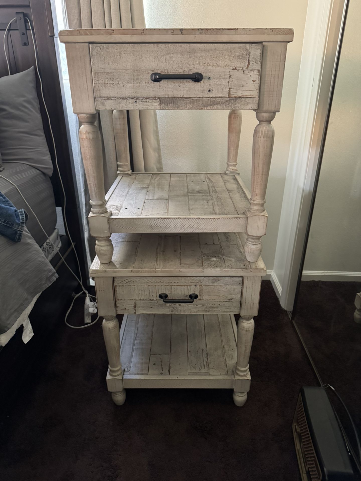 Table With 2 End Tables