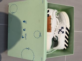 Off-White Low Vulcanized Canvas Sneakers