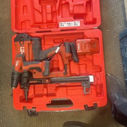 Hilti Gx2 And Hilti Sf2H – A Nail Gun And Drill Two Batteries Charger Carrying Case