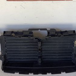 2018- 2024 Ford Expedition shutter (4).