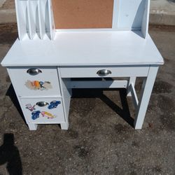 !! Kids Desk