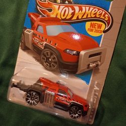 Repo City Tow Truck Hot Wheels