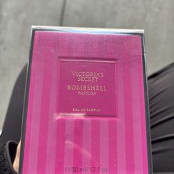 Victorias Secret bombsell