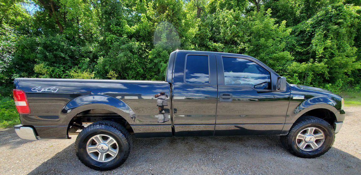 CARFAX CERTIFIED 2005 F150 XLT EXTENDED CAB 4X4 165K MILES