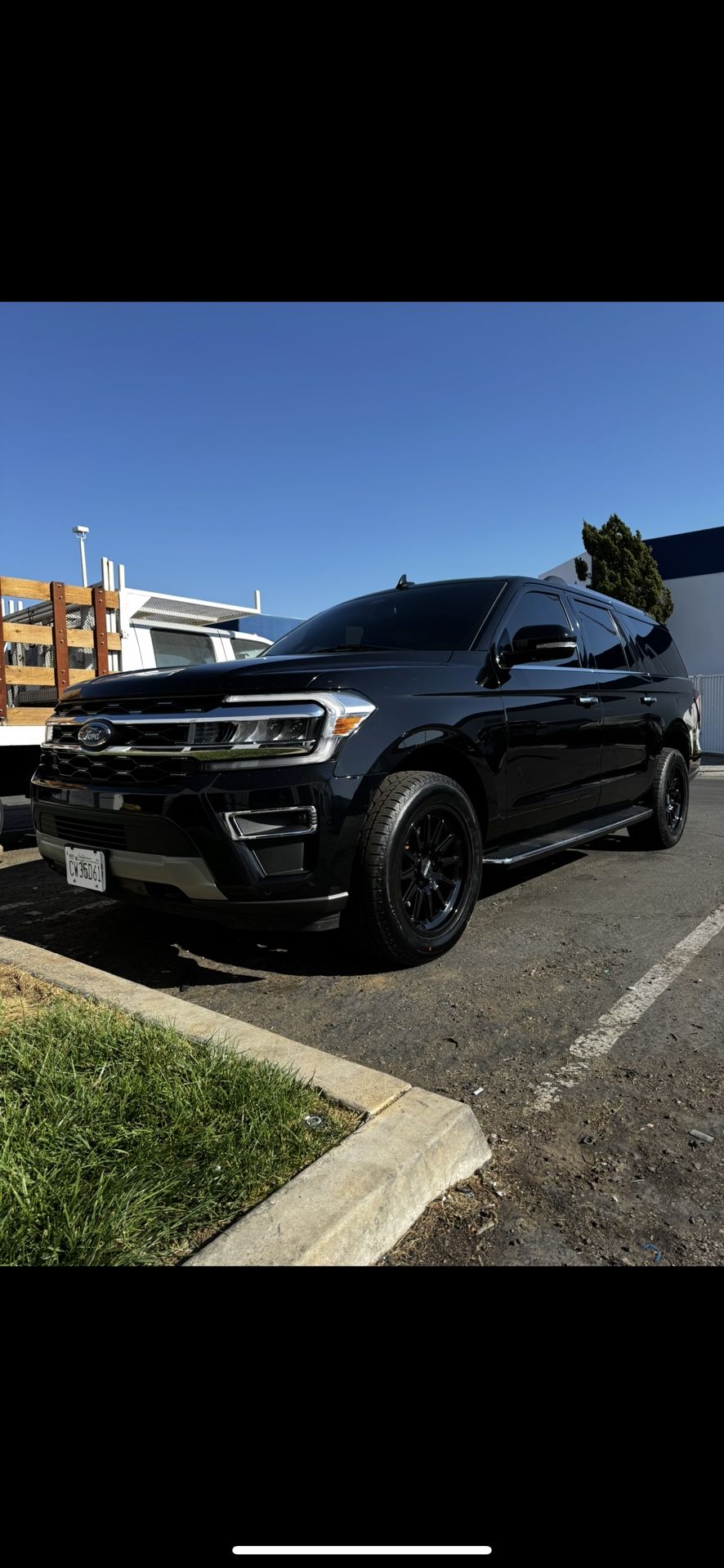 2022 Expedition Max Limited