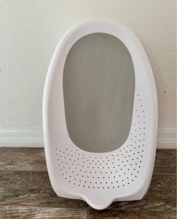 Baby bath tub support
