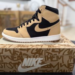 Jordan 1 Retro High OG Heirloom Size 10.5