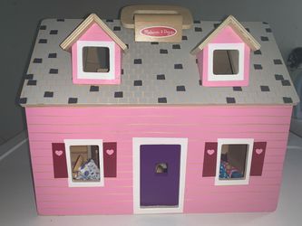 Melissa & Doug Doll House