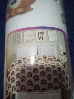 New Comforter & Sheets Set W/Pillow Case..TWIN Sz