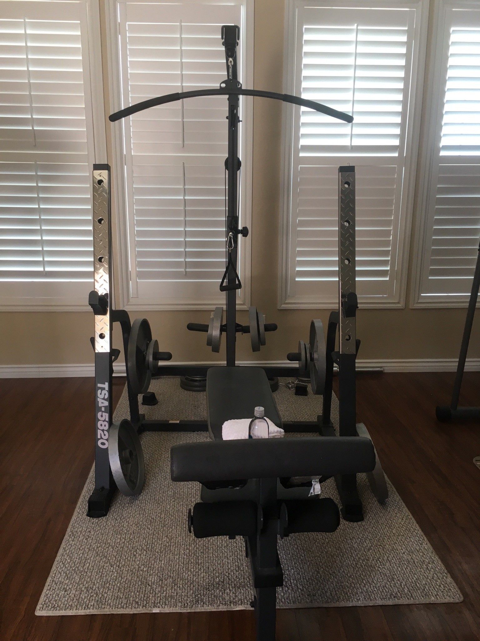 TSA 5820 Weight station, bench press, pull down, curls and legs