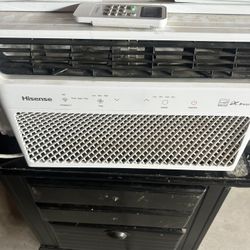 8kBTU Window Ac  . Used One Summer 