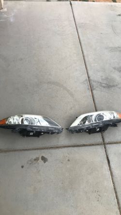 Toyota Sienna headlight assembly