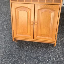 Solid Oak Cabinet 18x22