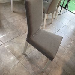 Dining Chairs – Set of 4 (Great Condition)