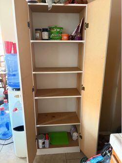 Kitchen cabinet