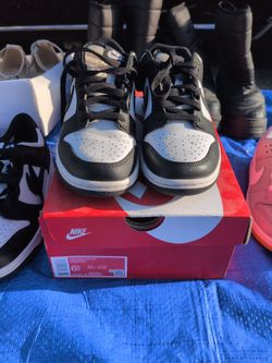 Panda dunks