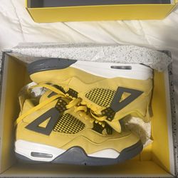 Jordan 4 Thunder Lighting