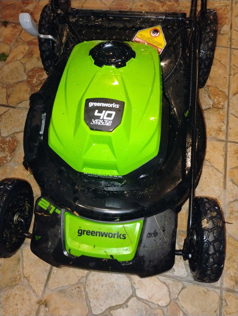 Greenworx 40v Lawn Mower, Weed eater, Polesaw, Charger And Battery